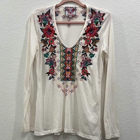 Johnny Was Tops - JOHNNY WAS‎ Cream Long Sleeve Pullover Top with Colorful Embroidery Small